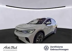 Weiß (gletscherweiß metallic/gletscherweiß metallic) Gebraucht 2022 VW ID.4 Pure SUV | 26.740 € (Fairer Preis)