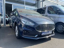 Blau Gebraucht 2020 Ford S-MAX Titanium Van / Kleinbus | 18.999 € (Guter Preis)