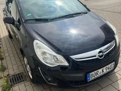 Schwarz Gebraucht 2011 Opel Corsa Limousine | 2.200 € (Guter Preis)