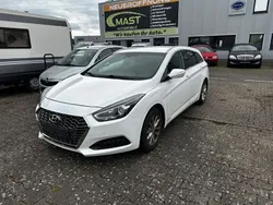 Weiß Gebraucht 2018 Hyundai i40 Space Kombi | 14.480 € (Fairer Preis)