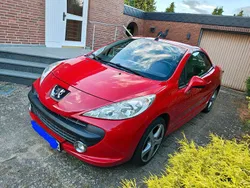 Rot Gebraucht 2009 Peugeot 207 CC Cabrio | 1.900 € (Guter Preis)