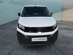 Weiß Gebraucht 2024 Opel Combo Van / Kleinbus | 22.699 € (Teuer)