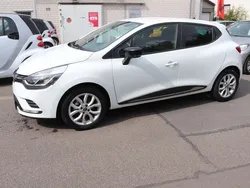 Weiß Gebraucht 2020 Renault Clio V Collection Limousine | 11.990 € (Fairer Preis)