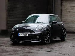 Schwarz Gebraucht 2011 Mini John Cooper Works Kleinwagen | 9.500 € (Fairer Preis)