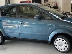 Blau Gebraucht 2001 Audi A2 Kleinwagen | 3.500 € (Teuer)