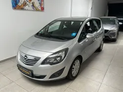 Schwarz Gebraucht 2014 Opel Meriva Color Edition Van / Kleinbus | 6.399 € (Fairer Preis)
