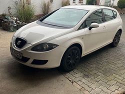 Weiß Gebraucht 2009 Seat Leon Comfort Limousine | 2.990 € (Fairer Preis)