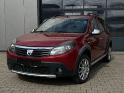 Andere farben Gebraucht 2012 Dacia Sandero Stepway Limousine | 3.390 €