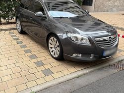 Grau Gebraucht 2011 Opel Insignia OPC Kombi | 3.700 € (Fairer Preis)