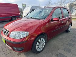 Rot Gebraucht 2005 Fiat Punto Dynamic Limousine | 2.850 € (Teuer)