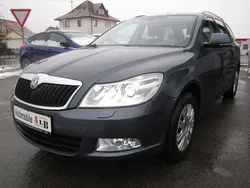 Grau Gebraucht 2011 Skoda Octavia Ambition Kombi | 7.490 € (Fairer Preis)