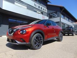 Rot (fuji sunset red/ kontrast schwarz) Neu 2025 Nissan Juke SUV | 34.040 €