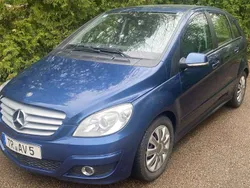 Blau Gebraucht 2010 Mercedes B180 Van / Kleinbus | 2.490 € (Guter Preis)