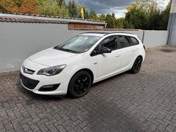 Weiß Gebraucht 2015 Opel Astra Kombi | 2.950 € (Fairer Preis)