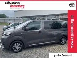 Grau Neu 2024 Toyota Proace Verso Team Kombi | 42.640 € (Fairer Preis)