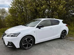 Weiß Gebraucht 2017 Lexus CT200h Dynamic Line Limousine | 18.550 € (Fairer Preis)