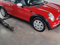 Rot Gebraucht 2002 Mini Cooper Kleinwagen | 2.300 € (Etwas zu teuer)