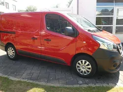 Rot Gebraucht 2017 Nissan NV300 Van | 9.850 € (Superpreis)