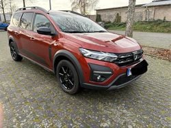 Rot Gebraucht 2022 Dacia Jogger Extreme Van / Kleinbus | 15.500 € (Guter Preis)