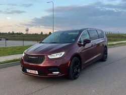 Rot Gebraucht 2022 Chrysler Pacifica SUV | 25.500 €