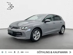Grau Gebraucht 2024 VW Golf VIII Life Limousine | 23.430 € (Guter Preis)