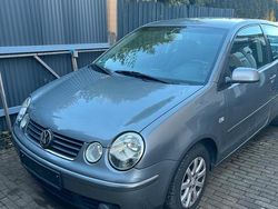 Grau Gebraucht 2004 VW Polo Cricket Kleinwagen | 1.800 € (Fairer Preis)