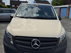 Beige Gebraucht 2024 Mercedes Vito Van / Kleinbus | 57.690 €