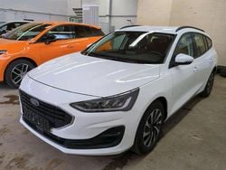 Frozen white (metallic) Gebraucht 2022 Ford Focus Cool & Connect Kombi | 14.895 € (Superpreis)