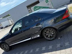 Blau Gebraucht 2003 Mercedes C180 Limousine | 4.000 € (Teuer)
