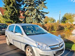 Grau Gebraucht 2008 Opel Astra Edition Limousine | 2.999 € (Etwas zu teuer)