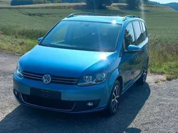 Blau Gebraucht 2014 VW Touran Comfortline Van / Kleinbus | 6.550 € (Fairer Preis)