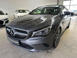 Grau Gebraucht 2017 Mercedes CLA180 Shooting Brake Kombi | 17.990 € (Fairer Preis)