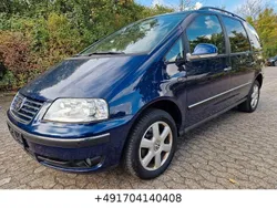 Blau Gebraucht 2009 VW Sharan United Van / Kleinbus | 5.970 € (Etwas zu teuer)