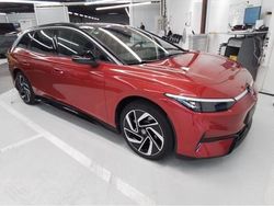 Rot (kings red metallic) Gebraucht 2025 VW e-up! Pro Kleinwagen | 50.000 €