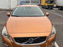 Braun Gebraucht 2010 Volvo S60 Limousine | 4.890 € (Fairer Preis)