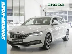Moonweiß Gebraucht 2023 Skoda Superb Style Kombi | 37.950 € (Guter Preis)