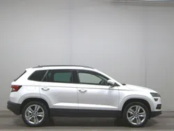 Weiss Gebraucht 2020 Skoda Karoq Style SUV | 20.680 € (Guter Preis)