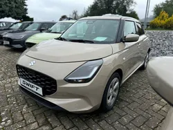 Beige Neu 2025 Suzuki Swift Comfort Limousine | 18.490 €