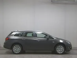 Silber grau metallic Gebraucht 2013 Opel Astra Innovation Kombi | 2.980 € (Guter Preis)