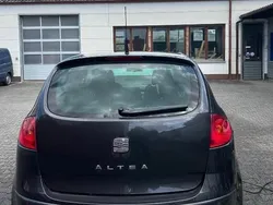 Schwarz Gebraucht 2004 Seat Altea Reference Van / Kleinbus | 1.100 € (Fairer Preis)