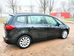 Schwarz Gebraucht 2015 Opel Zafira Tourer Van / Kleinbus | 9.850 € (Fairer Preis)