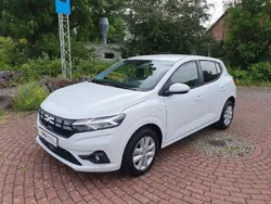 Gletscherweiss Gebraucht 2023 Dacia Sandero Expression Kleinwagen | 16.989 € (Fairer Preis)