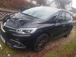 Schwarz Gebraucht 2017 Renault Grand Scénic IV Intens Van / Kleinbus | 8.700 € (Guter Preis)