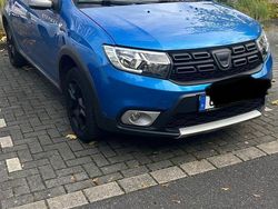Blau Gebraucht 2020 Dacia Sandero Stepway Limousine | 8.899 €