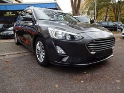 Grau Gebraucht 2019 Ford Focus Limousine | 8.700 € (Fairer Preis)