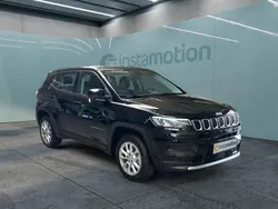 Schwarz Gebraucht 2024 Jeep Compass Altitude SUV | 33.889 € (Fairer Preis)