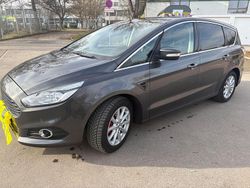 Grau Gebraucht 2016 Ford S-MAX Titanium Van / Kleinbus | 13.500 € (Guter Preis)