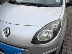 Silber Gebraucht 2007 Renault Twingo Kleinwagen | 1.660 €