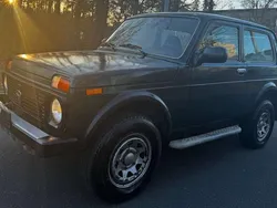 Grün Gebraucht 2011 Lada niva SUV | 3.500 € (Superpreis)
