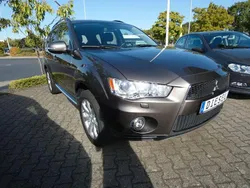 Granitbraun Gebraucht 2012 Mitsubishi Outlander SUV | 8.850 € (Teuer)